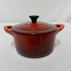 Le Creuset Mini Round Cocotte Dutch Oven stoneware dish safe Red w/ Lid 8 oz